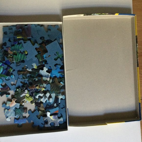 Ravensburger Dinosaurs Puzzle 100 pieces age 6 and up good used condition - Picture 3 of 3